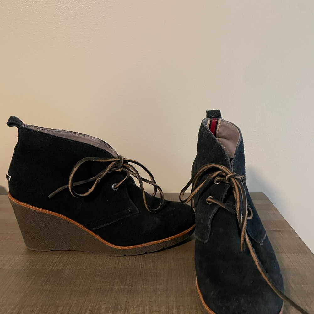 Sperry black suede wedges size 8